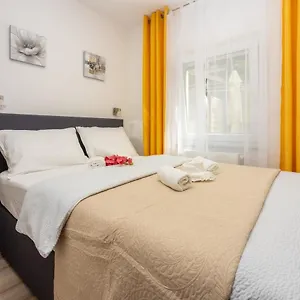 Apartman Ana, Dramalj